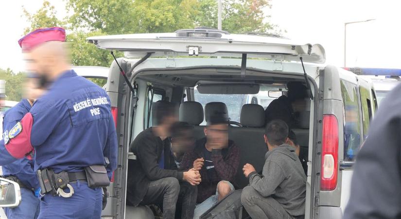 Folyamatosan érkeznek a migránsok a szerb fővárosba