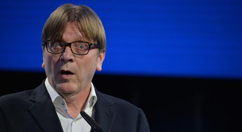 Verhofstadt nem ért egyet az oroszok Unióból való kitiltásával