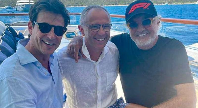 Flavio Briatore Toto Wolff és Stefano Domenicali társaságában nyaral