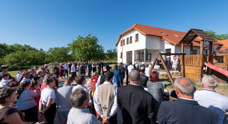 Indulatokat váltott ki a Romániában épített magyar óvoda beindítása