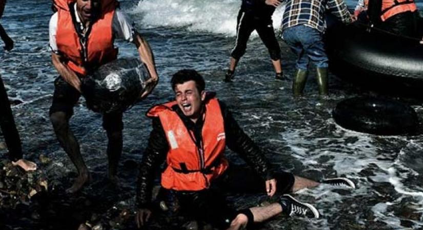 Elsüllyedt egy hajó az Égei-tengeren, több tucat embert keresnek