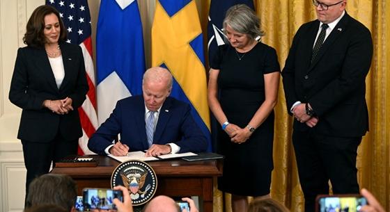Joe Biden aláírta: az Egyesült Államok is hozzájárul Svédország és Finnország NATO-csatlakozásához