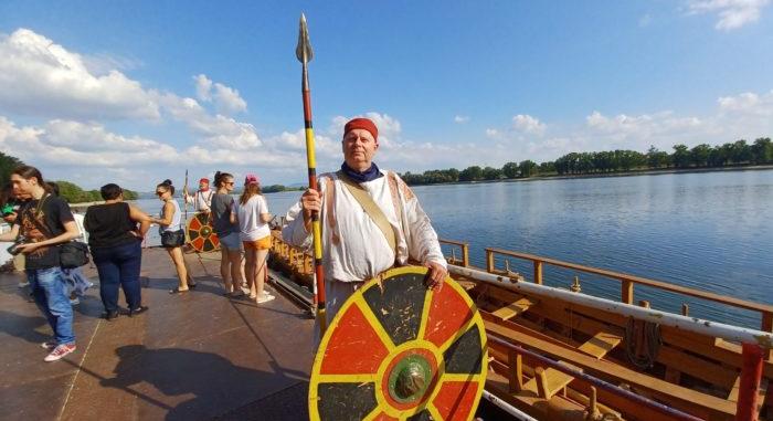 Mesés történelmi időket elevenít meg a Danuvina Alacris római kori dunai őrhajó – képes riport