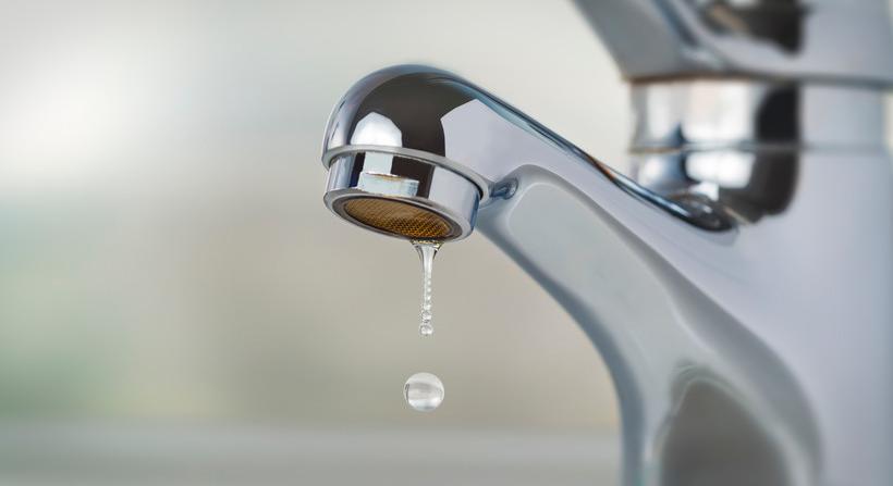 Súlyos vízhiány van Szútoron, a bérlakásokban élők helyzete a legrosszabb