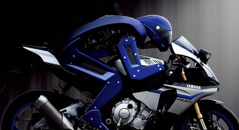 Furán néz ki, de van értelme a Yamaha motorozó robotjának