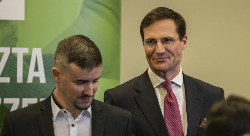 Gyöngyösi ultimátumot adott, Jakab kilépett, újra szakadás szélén a Jobbik