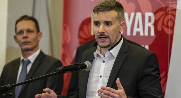 Jobbik: eldől, hogy Jakab Péter a nép pártján, vagy csak a "lé pártján" kíván politizálni