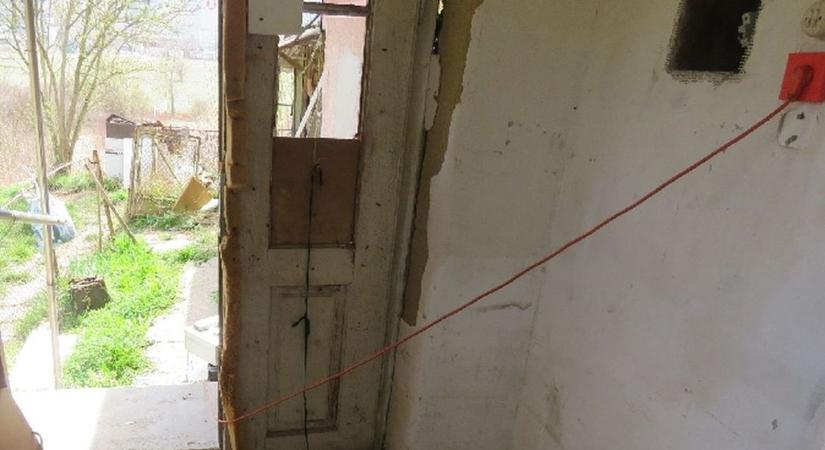 A szomszéd házból hosszabbítóval lopta az áramot a romhányi nő