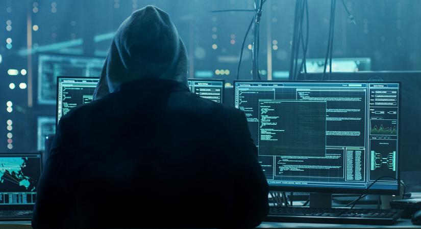 Többmilliós kárt okozó fiatal hackerekre csapott le a rendőrség