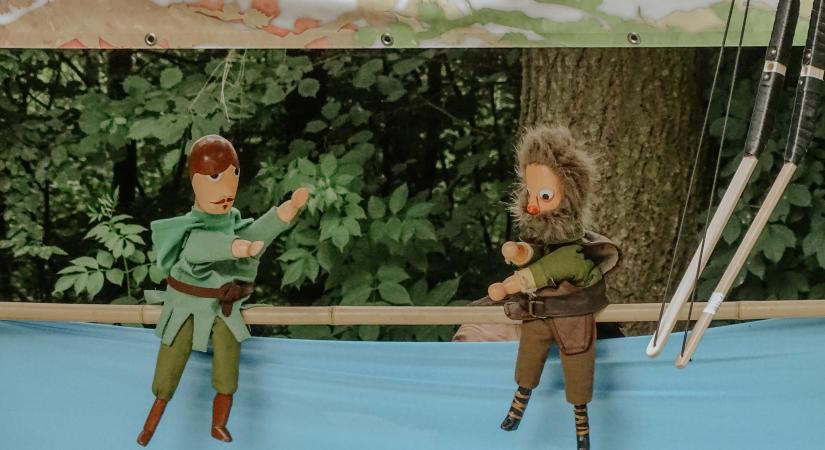 Robin Hood kalandjai bábokkal – A Kultkikötőben az Illaberek Bábszínház
