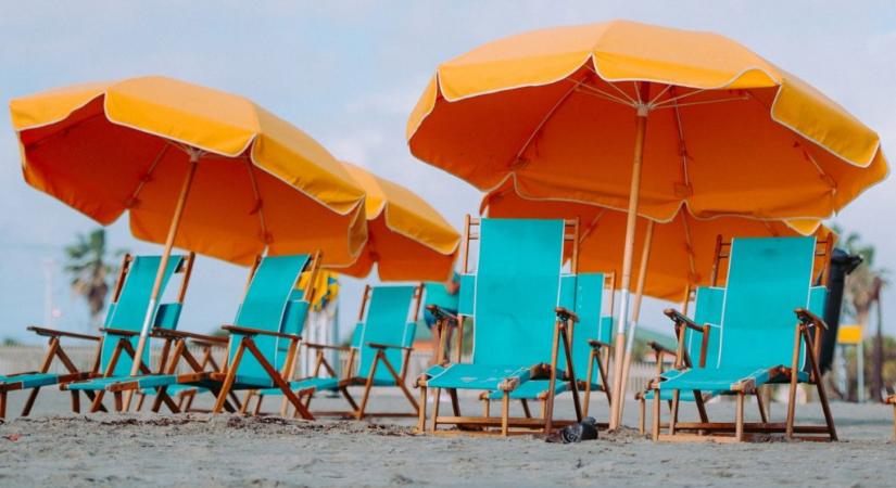 Elszabadult napernyő szúrt szíven egy strandolót az Egyesült Államokban