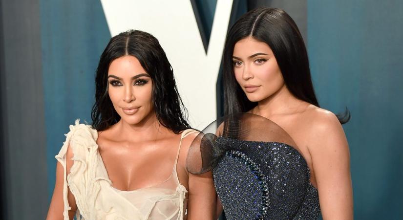Kim Kardashian felesezni akart Kylie Jenner szülinapi buliján, de nem csúszott le a torkán az alkohol