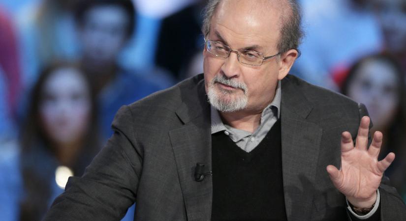 Megtámadták Salman Rushdie-t egy amerikai irodalmi fesztiválon
