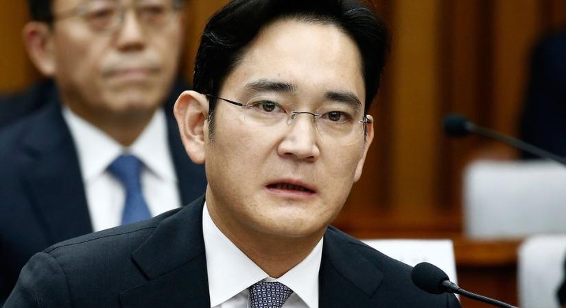 A korrupcióért elítélt Samsung-vezér elnöki kegyelmet kapott