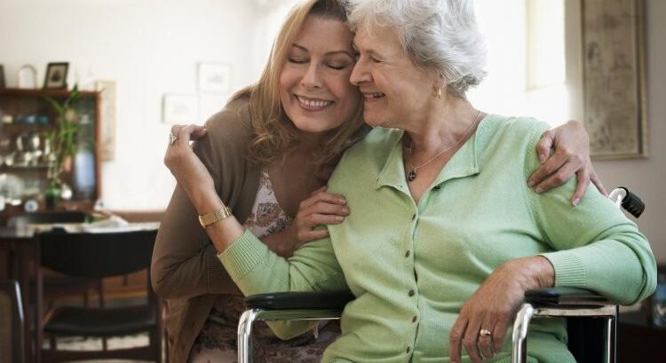 Hogyan vigyázhatunk idős szeretteinkre?