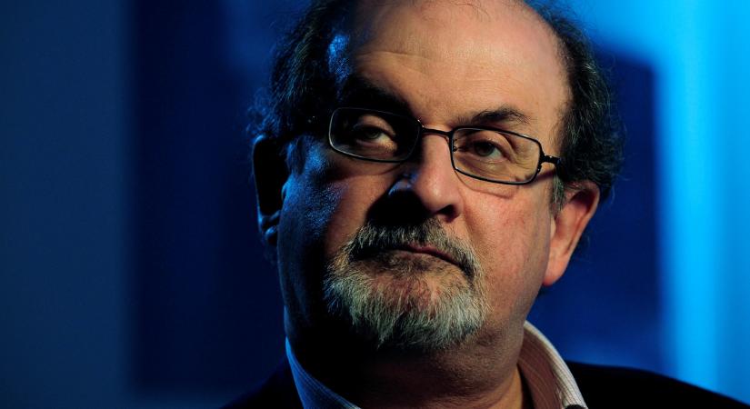 Nyakon szúrták Salman Rushdie-t egy New York-i előadásán