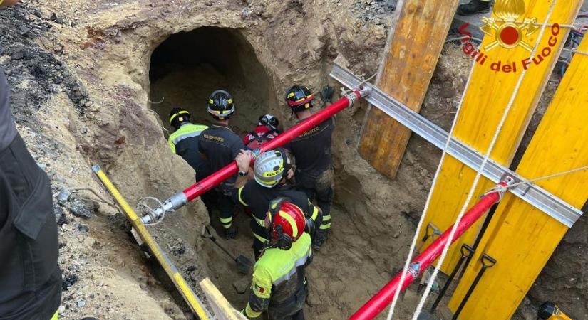 Bankrablók hívták a rendőröket, miután rájuk omlott a maguk által ásott alagút