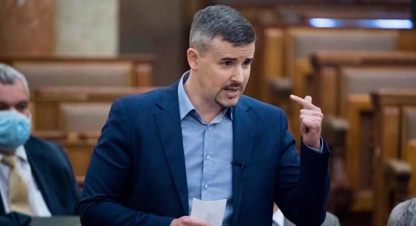 Hivatalosan is bejelentette kilépését a Jobbik-frakcióból Jakab Péter