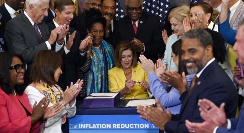 Az amerikai képviselőház is megszavazta a demokraták 750 milliárdos egészség- és klímaügyi törvényjavaslatát