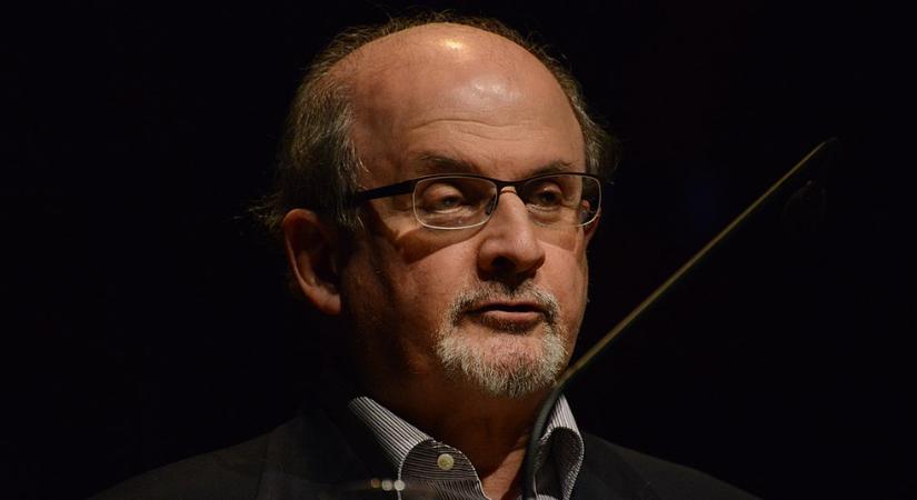 Lélegeztetőgépen tartják Salman Rushdie-t, elveszítheti a látását egyik szemére