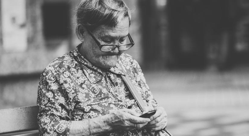 Különböző online megoldások az időseket is segíthetik