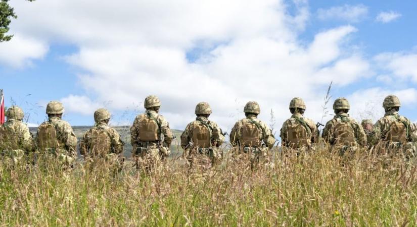 Vezérkar: Eddig 2400 ukrán katona vett részt kiképzésen Nagy-Britanniában