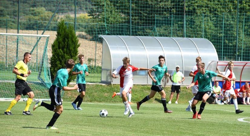 Slavia - Hajduk a döntőben
