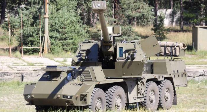 Ukrajna átvette az első négy darab szlovák Zuzana 2 típusú önjáró löveget
