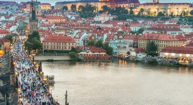 Több tízezren vettek rész a Prague Pride-on
