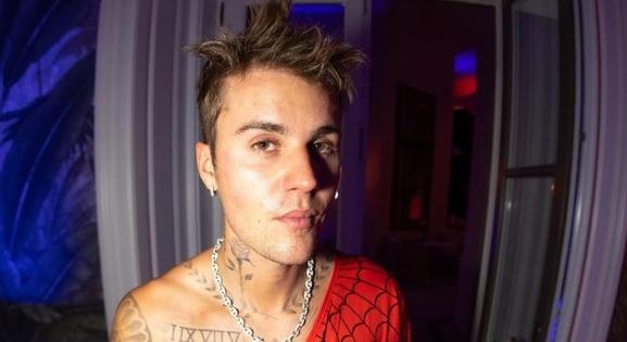 Justin Bieber Orbán vejének turai kastélyában bulizott, miután fellépett a Szigeten
