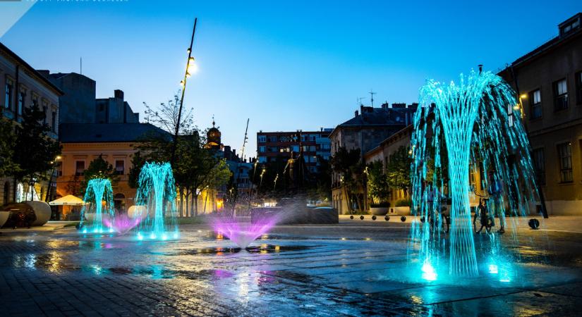 Belvárosi fény- és vízjátékról posztolt Debrecen polgármestere