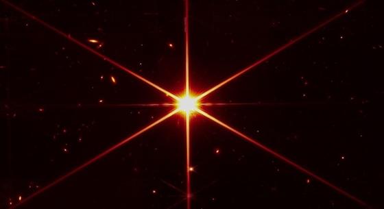 Vörös „UFO”-kat talált a James Webb űrtávcső