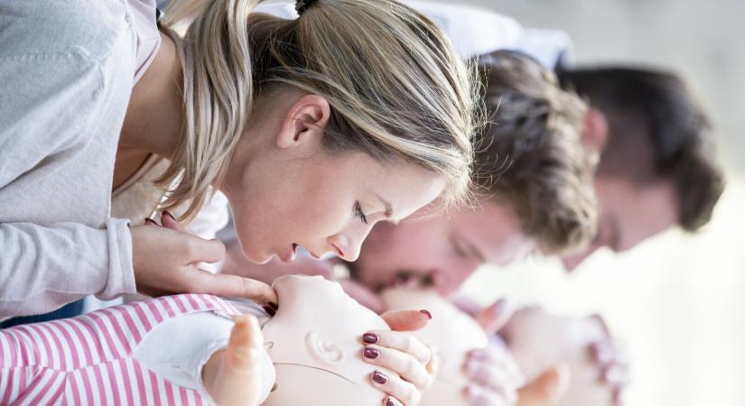 Szülők rémálma: mit tegyünk, ha nem lélegzik a baba?