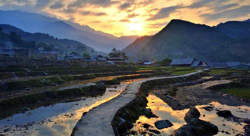 A nap képe: Napnyugta a rizsföldeken
