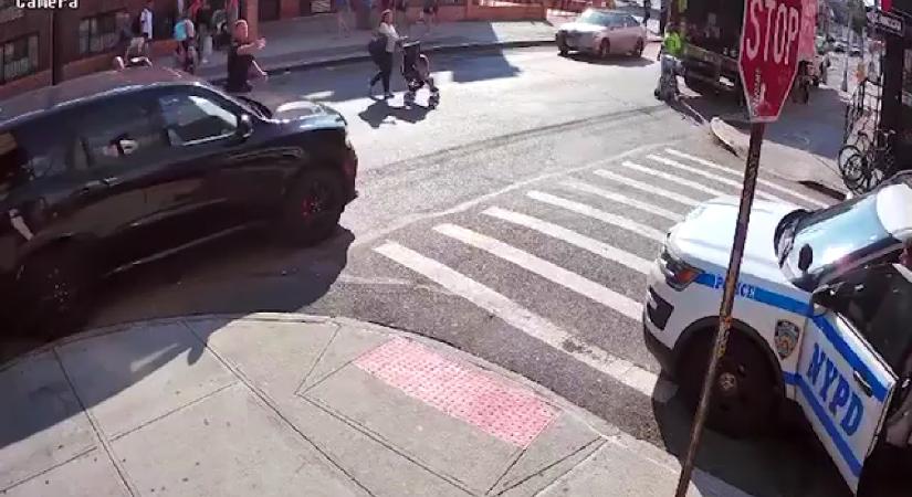 Padlógázzal hajtott át a babakocsiból kirepülő gyereken a menekülő sofőr (videó) (videó)