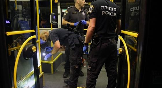 Utasokkal teli buszra nyitott tüzet egy támadó Jeruzsálemben