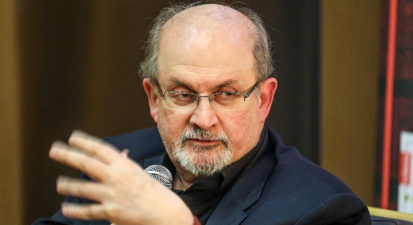 Salman Rushdie-t levették a lélegeztetőgépről, és már újra tud beszélni