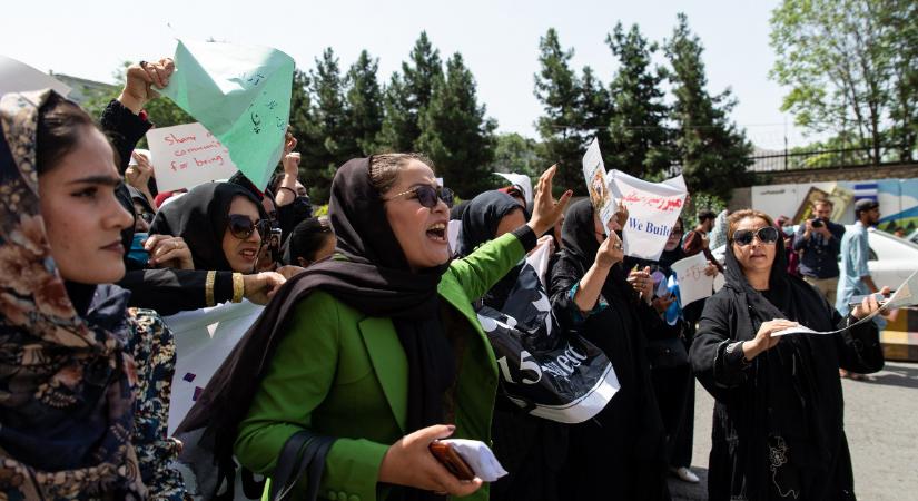 Nők tüntettek a jogaikért Afganisztánban, lövésekkel oszlatták fel őket