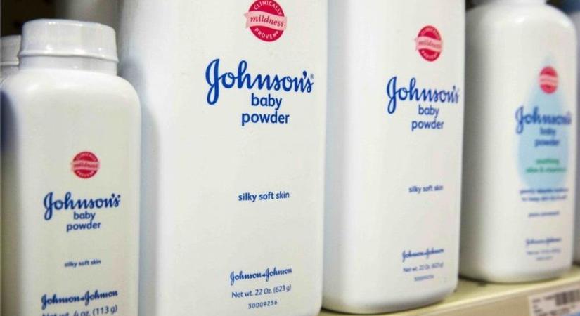 Leállítja a Johnson Johnson a babahintőpor gyártását és értékesítését