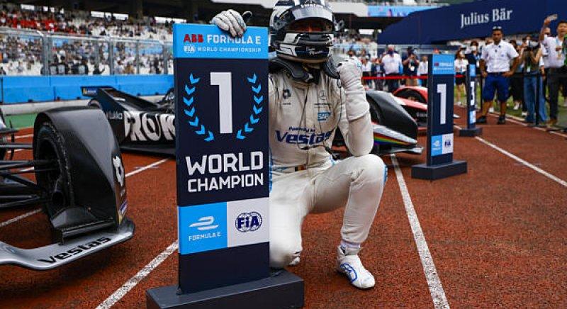 Így lett világbajnok Vandoorne a Formula-E 100. futamán – videó