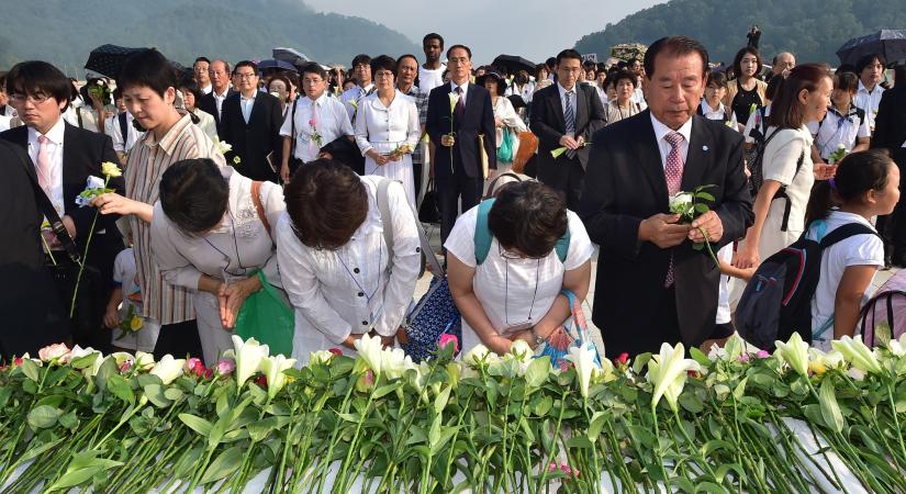 Abe Sinzó halála megmutatta, hogy mekkora a befolyása egy vallási szektának a japán politikára