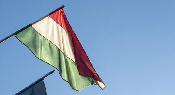 Rossz hírt kapott Magyarország egy hitelminősítőtől