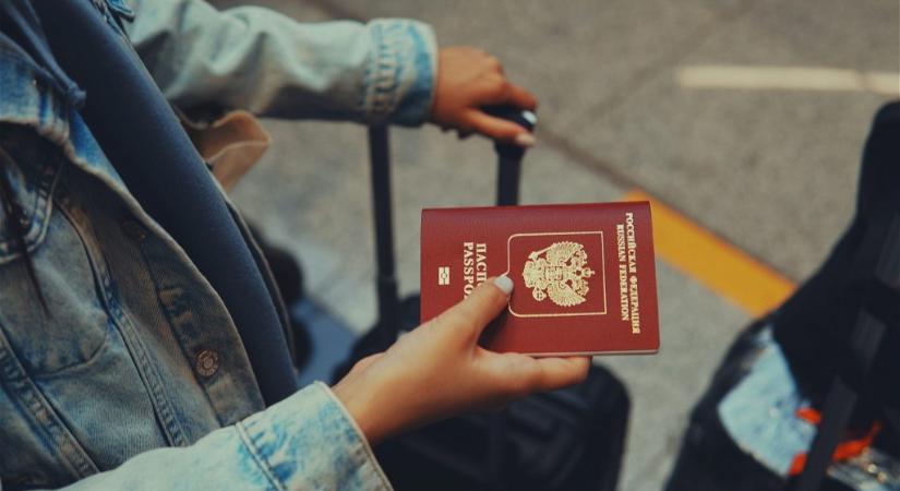 Egyre több ország csatlakozik a kezdeményezéshez, hogy a jövőben ne adjanak ki vízumot az orosz állampolgároknak