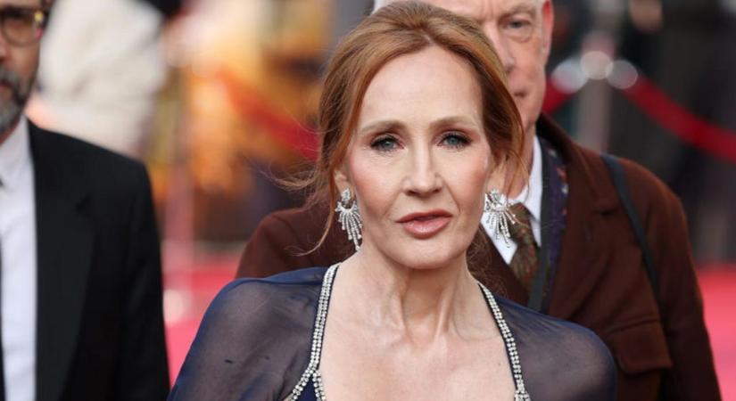 Halálosan megfenyegették J.K. Rowlingot a Rushdie elleni támadás után