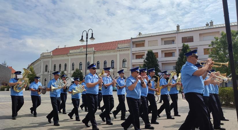 Csongrád- Csanád megyébe is eljön a rendőrségi, zenekari roadshow