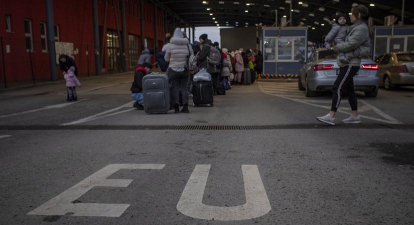 Tagállamok sora lobbizik az orosz beutazók elleni teljes vízumtilalom érdekében