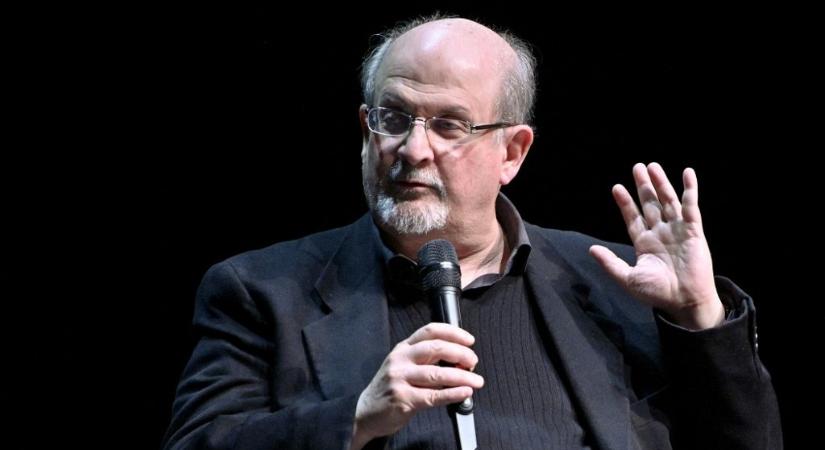Irán szerint Rushdie csak magának köszönheti a késelést