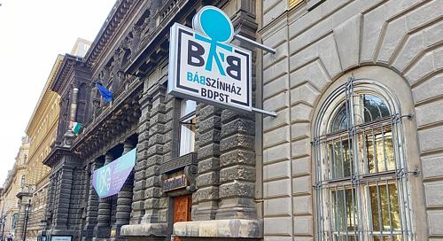 Szigorodnak a belépési szabályok a Budapest Bábszínházban