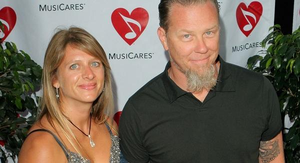25 év után válik a Metallica frontembere, James Hetfield
