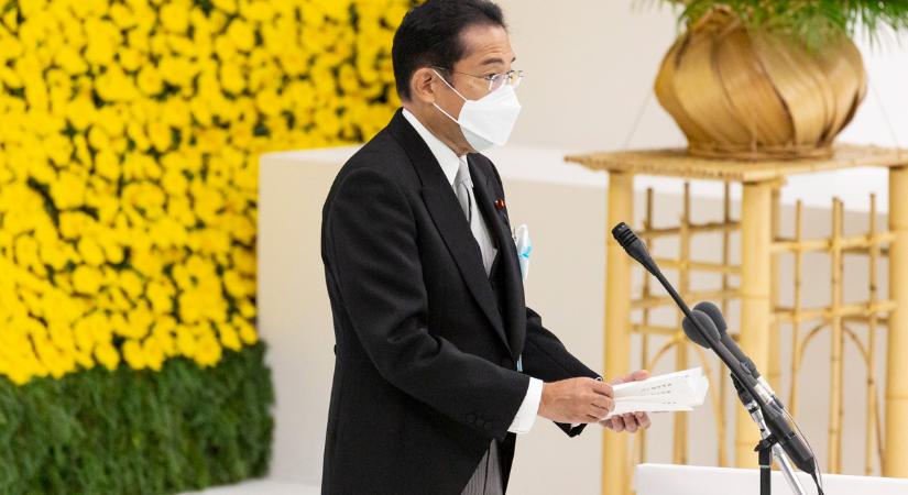 Japán béke iránti elkötelezettségét hangoztatta a kormányfő